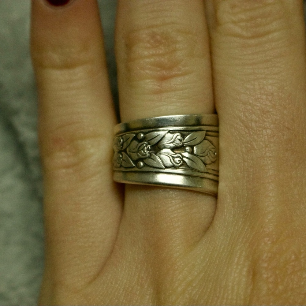 Elegant Silver Floral Spoon Ring